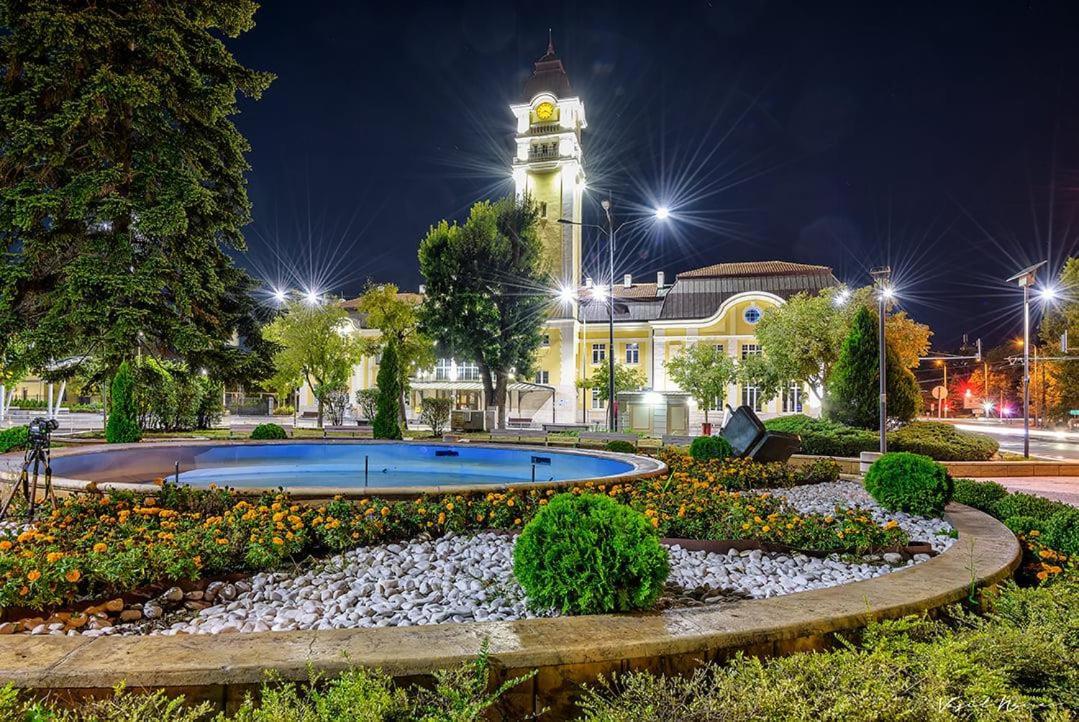 Luxury Versailles Apartments Center Opera Burgas ภายนอก รูปภาพ